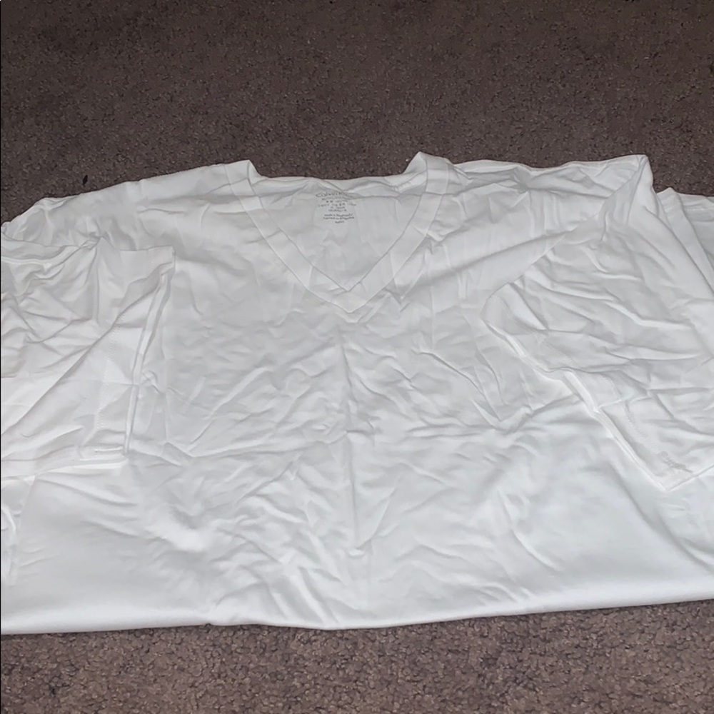 NWOT men’s Calvin Klein v-neck